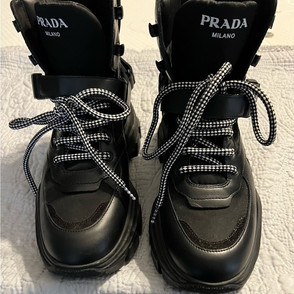 Women Prada Authentic Boots - Picture 4 of 6